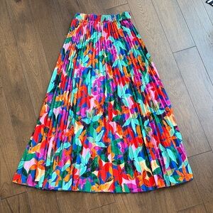 Women’s Colorful Floral Pleated Maxi Skirt Size Small C22-031